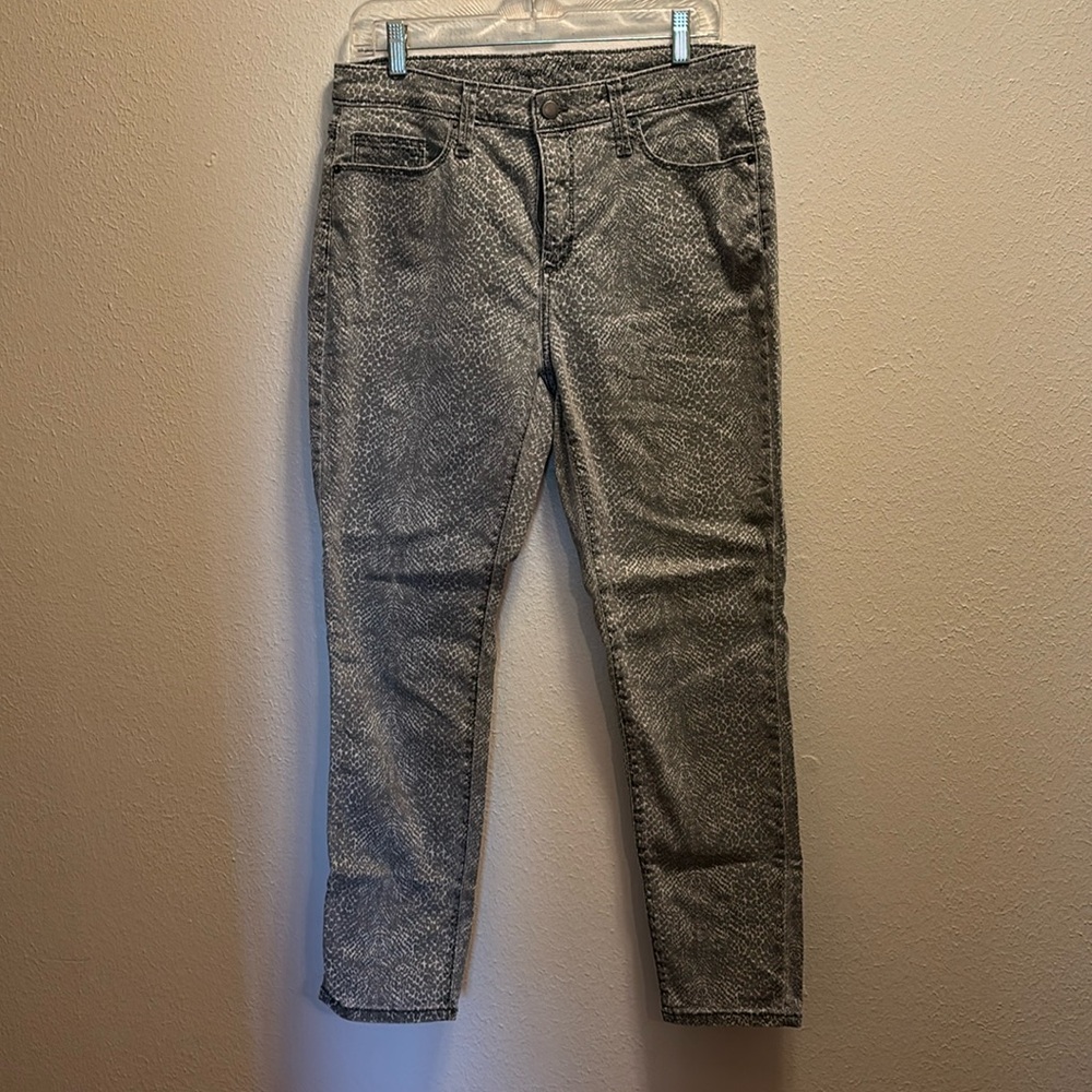 Universal Thread  jeans, animal print, size 12–31R, skinny leg, perfect shape